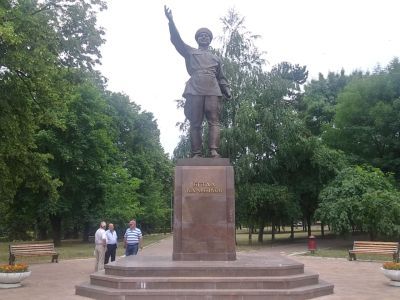 Памятник Б.Э. Калмыкову