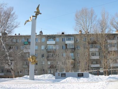 Памятник Герою Советского Союза Марине Расковой