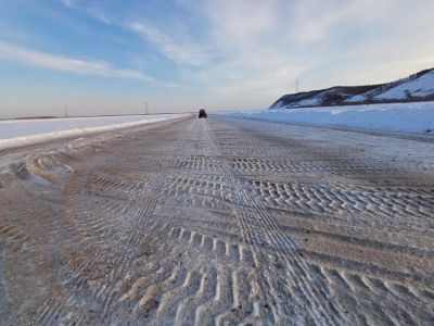Зачернение и распиловку льда провели на реках Якутии