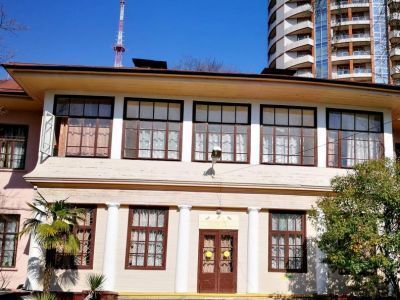 Дом, в котором жил А.Д. Метелев (уполномоченный ЦИК СССР по курортным вопросам Сочи-Мацестинского курорта)