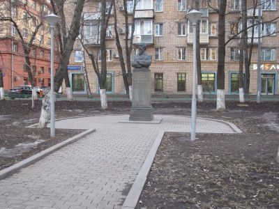 Памятник поэту Некрасову Н.А., 1960 г., ск. Чайков И.М., Усачев А.А.