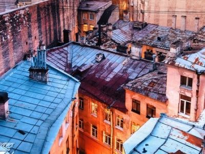 Must have Питера: панорама с высоты и дворы, парадные и коммуналка