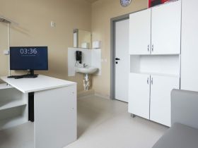 Для нового лечебного корпуса в Намцах исправительным учреждением изготовлена мебель и сшит текстиль