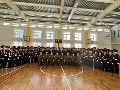Сенатор РФ Сахамин Афанасьев поздравил Якутскую кадетскую школу с 25-летием