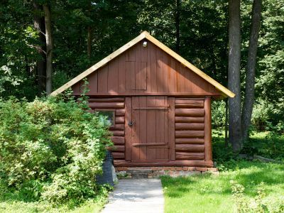 Красный сарайчик