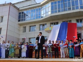 В Якутске состоялся концерт по сбору помощи участникам СВО и пострадавшим от паводка