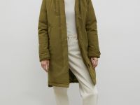 Пуховое пальто с капюшоном