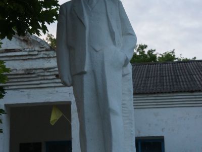 Памятник В.И.Ленину