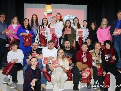 В Удачном впервые прошел конкурс «Караоке-баттл»