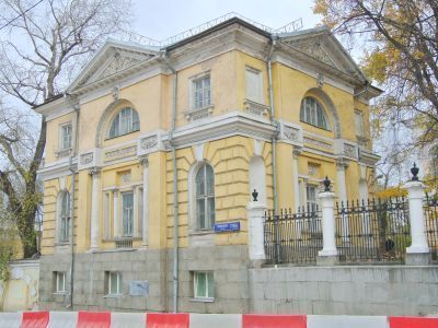 Боковой флигель