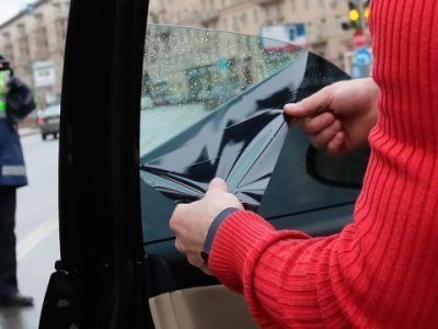 В Госдуму внесли проект о сроках снятия тонировки со стекол автомобиля