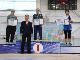 Международный турнир по мас-рестлингу в Якутии запомнился сенсациями