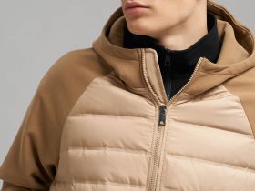 Стеганая куртка с наполнителем из натурального пуха