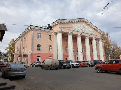 Здание гарнизонного Дома офицеров