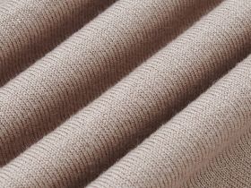 Легкий базовый джемпер полуприлегающего кроя