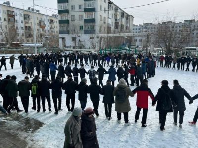 В школе №2 города Якутска День отца отметили массовым осуохаем