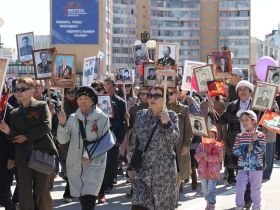 Фото. В Якутске акция «Бессмертный полк» собрала более 50 тысяч человек
