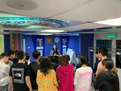 Профильная смена «Расскажи о главном» открылась в центре «Сосновый бор» в Якутске