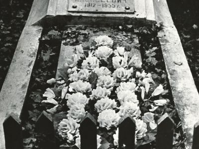 Могила Антонова Григория Алексеевича (1912-1955), начальника штаба Первой Клетнянской партизанской бригады