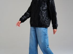 Куртка текстильная с полиуретановым покрытием для женщин (ветровка)