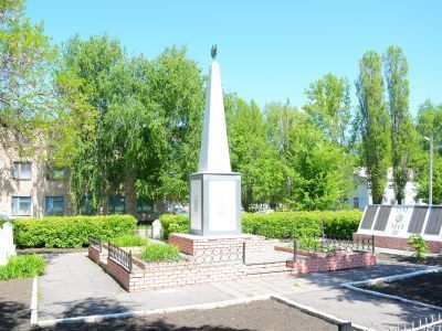 Братская могила воинов, умерших от ран в госпитале Ртищева в годы Великой Отечественной войны 1941-1945 гг.