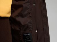 Пуховое пальто с капюшоном и воротником-стойкой