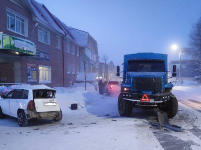 В Алдане три человека получили травмы в ДТП