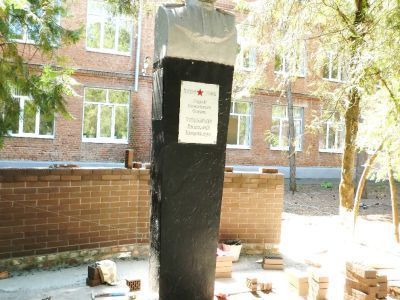 Памятник Герою Советского Союза Н.И. Гулимову