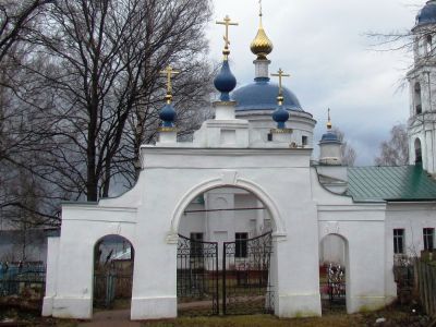 Ограда с воротами