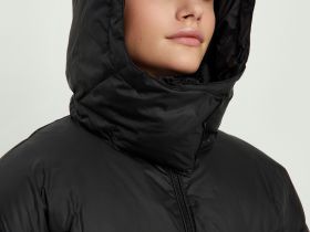 Пуховик с воротником-стойкой