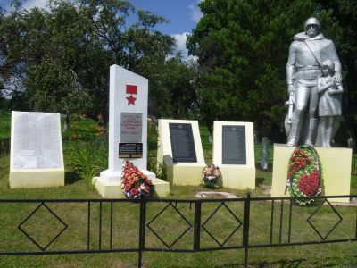 Братская могила воинов, погибших в 1943 г.