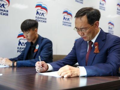 Глава Якутии принял участие в исторической акции «Диктант Победы»
