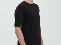 Базовая футболка из хлопка прямого силуэта