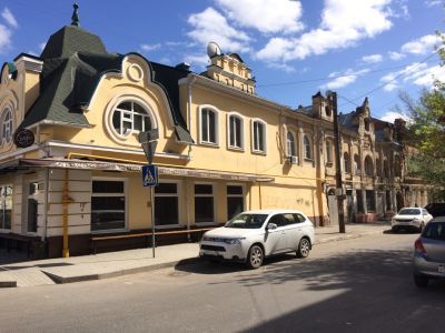 Дом Емельяновой с лавками