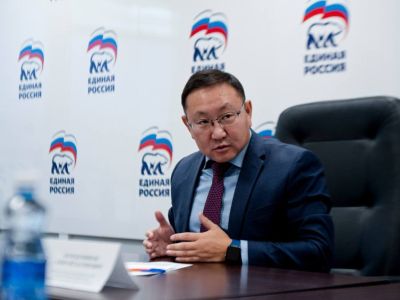 Алексей Колодезников отметил газификацию 10,8 тыс. домов в отчете правительства Якутии