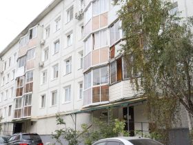 Вячеслав Емельянов проверил капремонт домов в Якутске