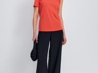 Топ из хлопка с открытым плечом и фигурным узлом