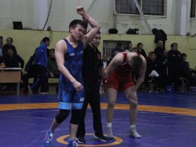 Якутские борцы прошли отбор на первенство России среди юниоров