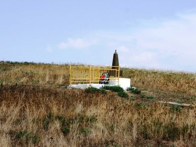 Братская могила советских воинов