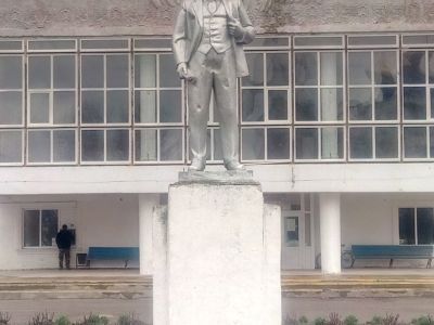 Памятник В.И. Ленину