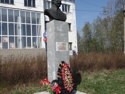 Памятник В.П.Солунину (1886-1919)