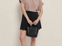 Блузка с коротким рукавом и отложным воротником