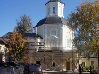 Надвратная церковь Иоанна Богослова и Андрея Первозванного