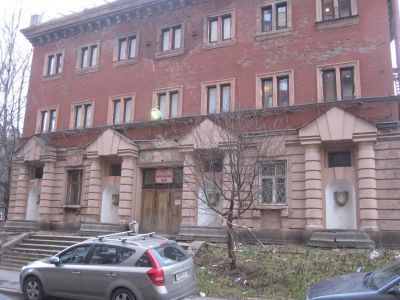 Здание бань (с оградой)