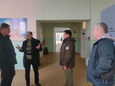 В подшефном Якутии Докучаевске подготовили избирательные участки к выборам президента