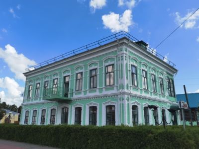 Каменный двухэтажный дом