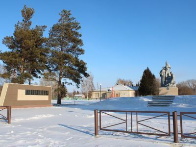 Памятник землякам, погибшим в годы Великой Отечественной войны (1941 - 1945 гг.)