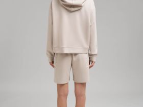 Свободная толстовка с капюшоном