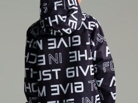 Куртка текстильная с полиуретановым покрытием для мальчиков (ветровка)