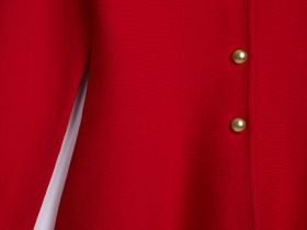 Кардиган с баской и золотыми пуговицами, Красный